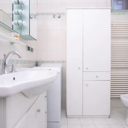 N092 - Numana, Nuova Taverna Bilocale Dx * نومانا