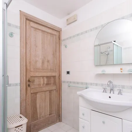 N092 - Numana, Nuova Taverna Bilocale Dx شقة نومانا