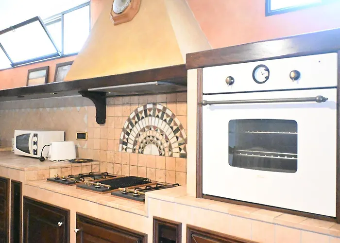 N092 - Numana, Nuova Taverna Bilocale Dx *